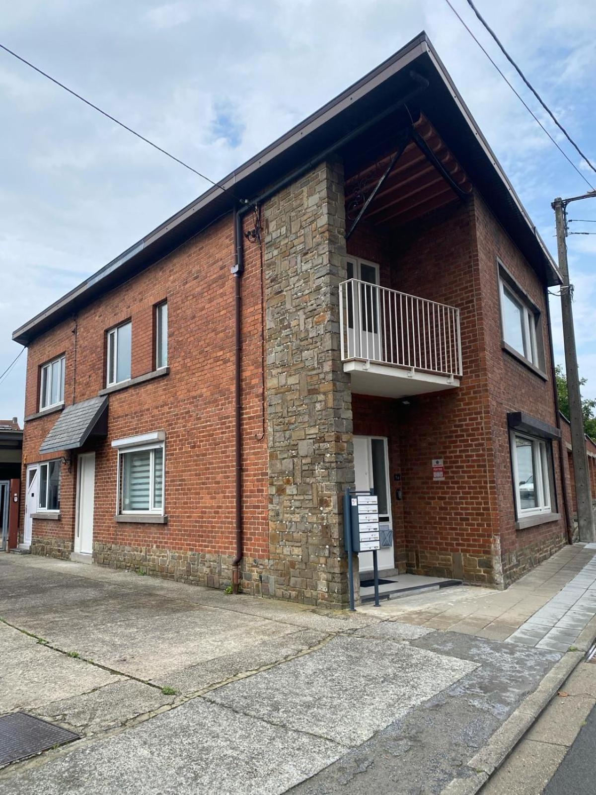 1-E Superbe Appartement Lumineux Charleroi Exteriér fotografie
